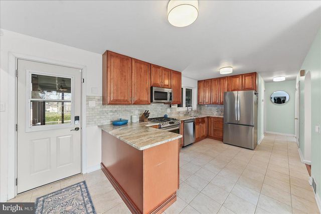208 2ND AVE, Broomall, PA 19008