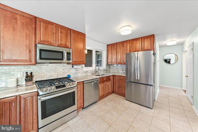 208 2ND AVE, Broomall, PA 19008