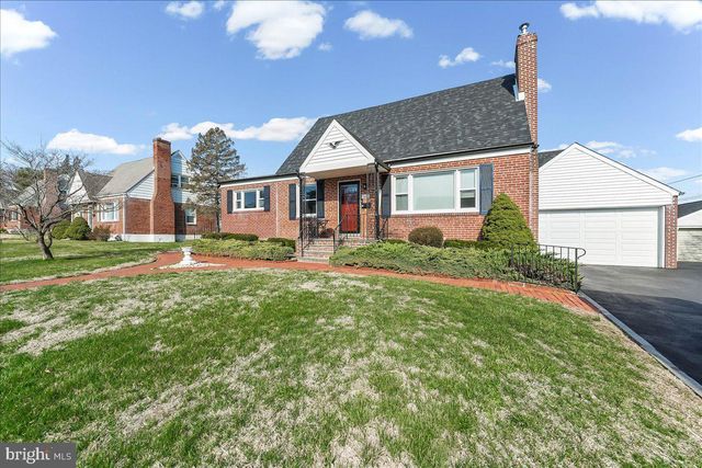 208 2ND AVE, Broomall, PA 19008