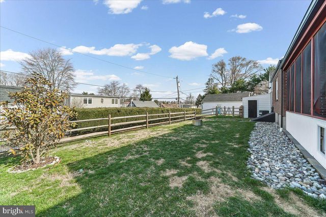 208 2ND AVE, Broomall, PA 19008