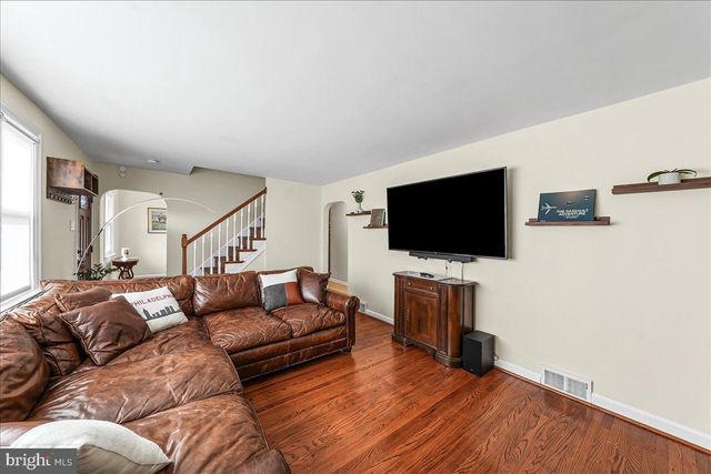 208 2ND AVE, Broomall, PA 19008