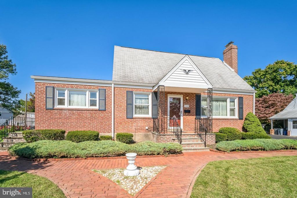 208 2ND AVE, Broomall, PA 19008