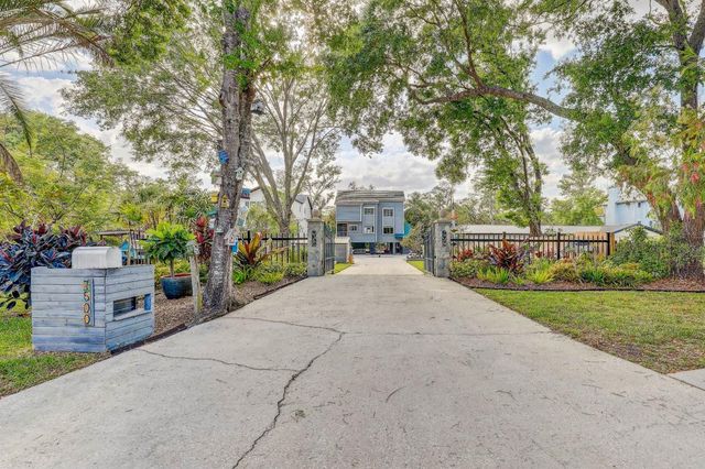 7500 N OLA AVENUE, Tampa, FL 33604