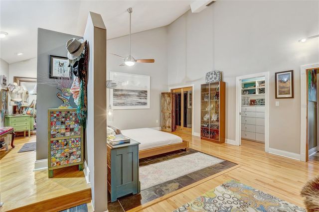 7500 N OLA AVENUE, Tampa, FL 33604