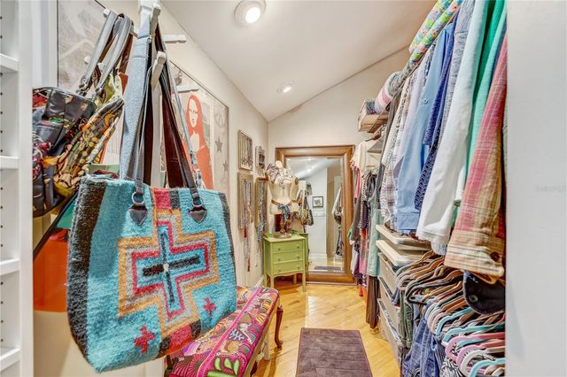 7500 N OLA AVENUE, Tampa, FL 33604