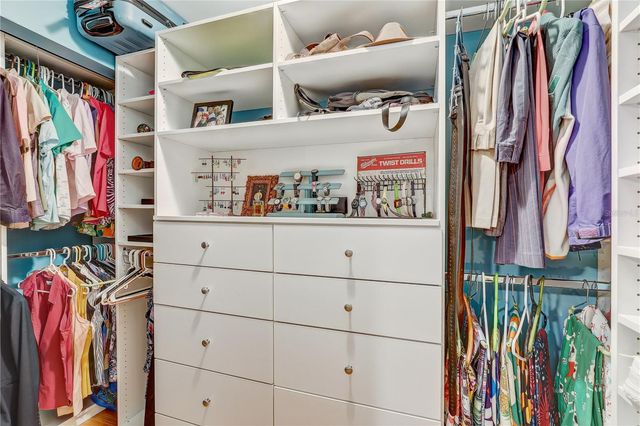 7500 N OLA AVENUE, Tampa, FL 33604