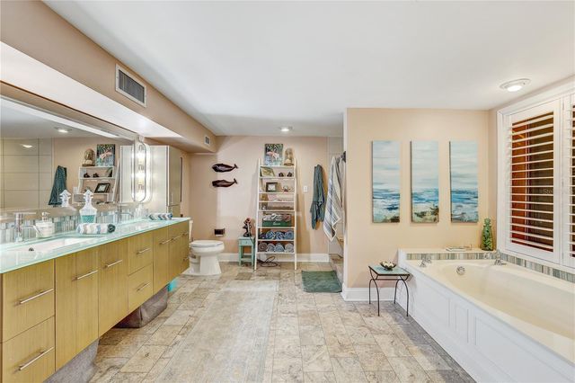 7500 N OLA AVENUE, Tampa, FL 33604