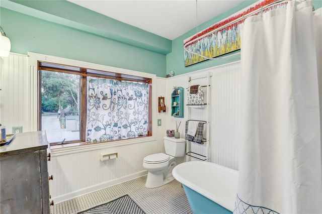 7500 N OLA AVENUE, Tampa, FL 33604