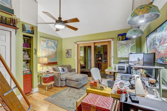 7500 N OLA AVENUE, Tampa, FL 33604