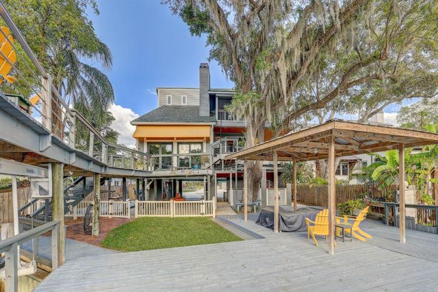 7500 N OLA AVENUE, Tampa, FL 33604