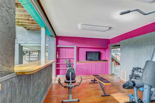 7500 N OLA AVENUE, Tampa, FL 33604