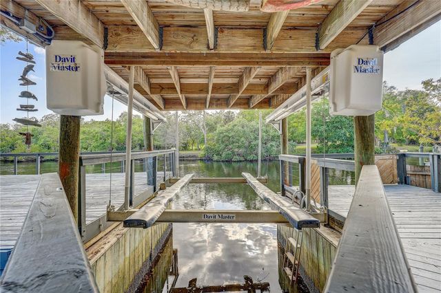 7500 N OLA AVENUE, Tampa, FL 33604