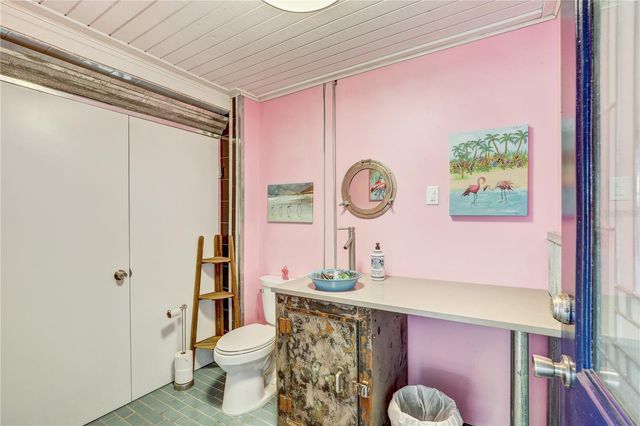 7500 N OLA AVENUE, Tampa, FL 33604