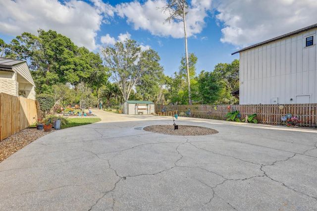 7500 N OLA AVENUE, Tampa, FL 33604