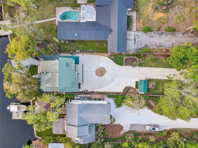 7500 N OLA AVENUE, Tampa, FL 33604