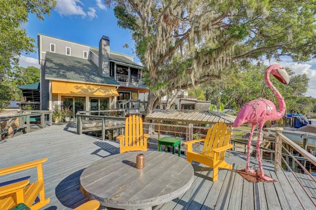 7500 N OLA AVENUE, Tampa, FL 33604