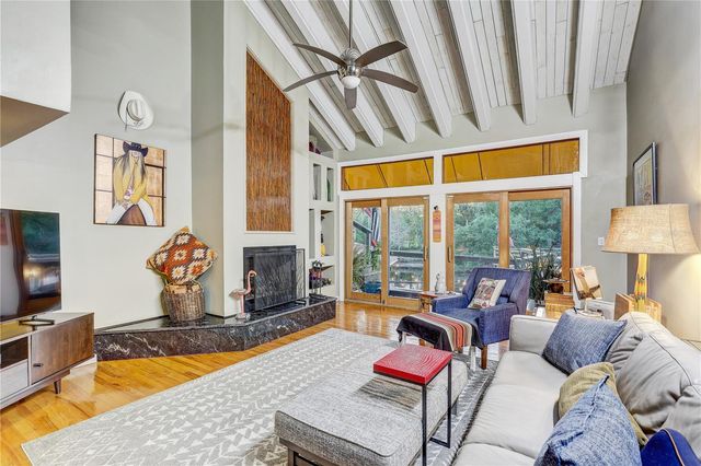 7500 N OLA AVENUE, Tampa, FL 33604