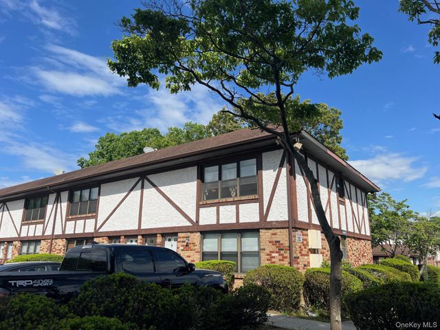 66 Bailey Court 66, Middle Island, NY 11953