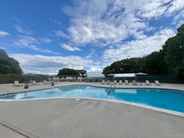 66 Bailey Court 66, Middle Island, NY 11953