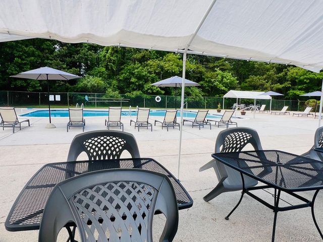66 Bailey Court 66, Middle Island, NY 11953