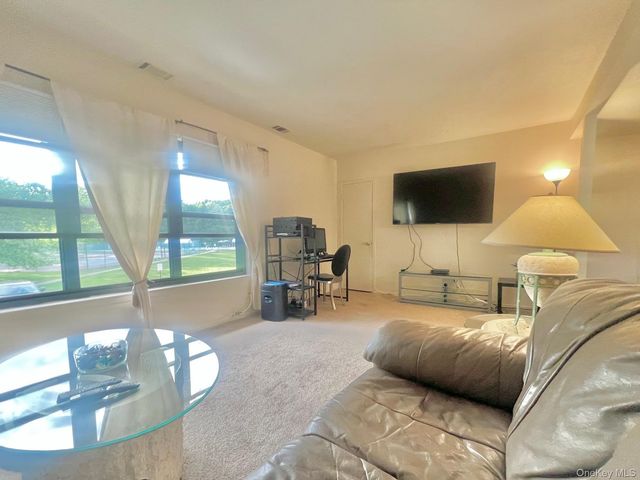 66 Bailey Court 66, Middle Island, NY 11953
