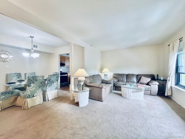 66 Bailey Court 66, Middle Island, NY 11953