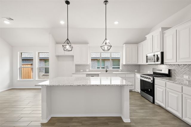 2825 Holstein Drive, Midlothian, TX 76065