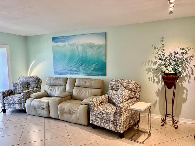 5151 W Oakland Park Boulevard 110, Lauderdale Lakes, FL 33313