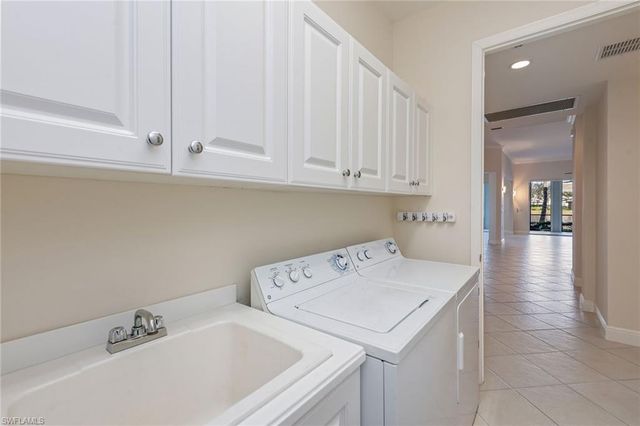 9235 Tesoro LN # 101, Naples, FL 34114