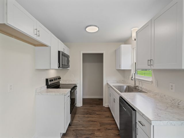 210 Mark Spitz Dr, Clarksville, TN 37042