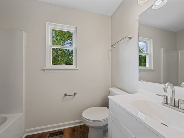 210 Mark Spitz Dr, Clarksville, TN 37042