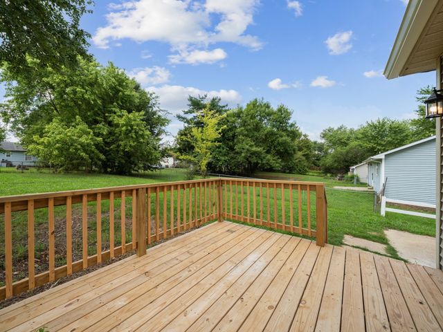 210 Mark Spitz Dr, Clarksville, TN 37042