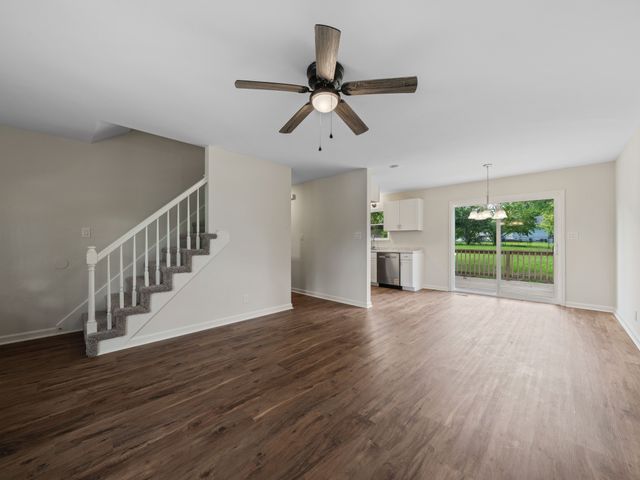 210 Mark Spitz Dr, Clarksville, TN 37042