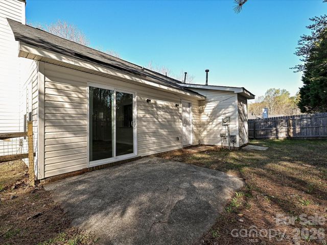 1225 Eagles Landing Drive, Charlotte, NC 28214