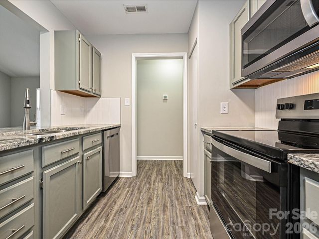 1225 Eagles Landing Drive, Charlotte, NC 28214