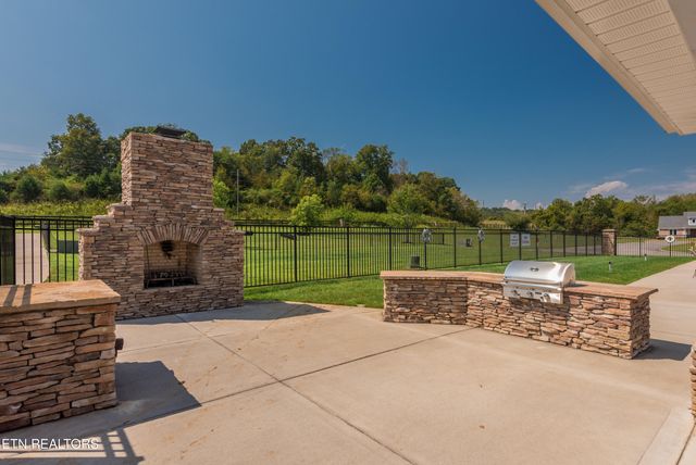 703 Charleston Lgt, Loudon, TN 37774