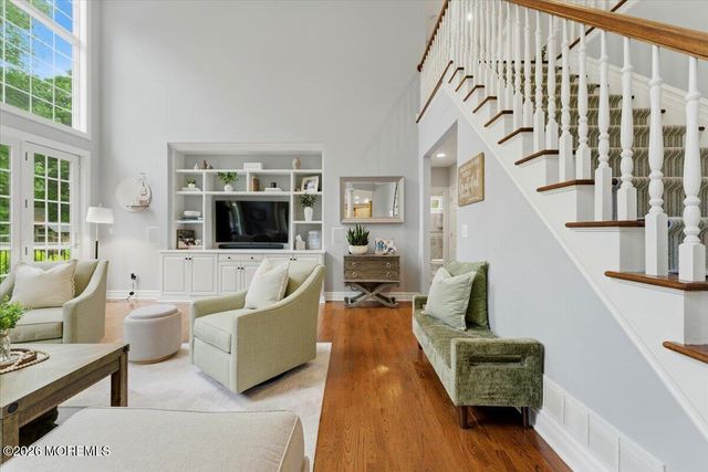 10 Red Hill Road, Middletown, NJ 07748