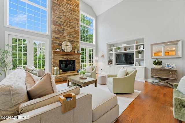 10 Red Hill Road, Middletown, NJ 07748