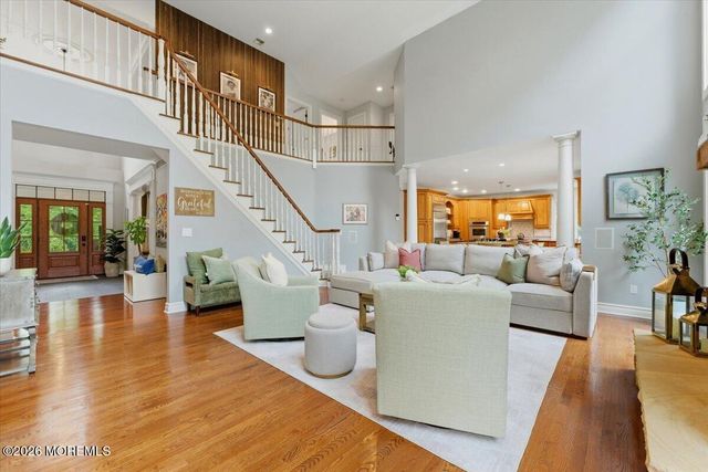 10 Red Hill Road, Middletown, NJ 07748