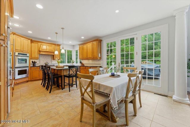 10 Red Hill Road, Middletown, NJ 07748