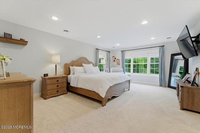 10 Red Hill Road, Middletown, NJ 07748
