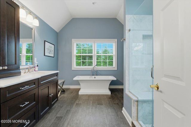 10 Red Hill Road, Middletown, NJ 07748
