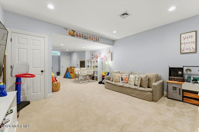 10 Red Hill Road, Middletown, NJ 07748