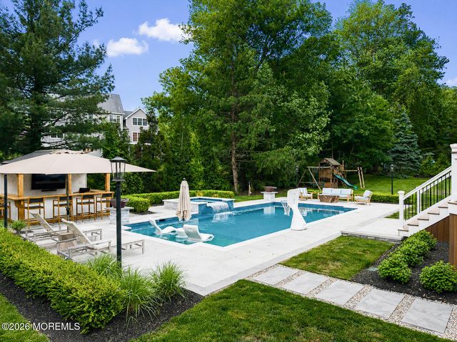 10 Red Hill Road, Middletown, NJ 07748