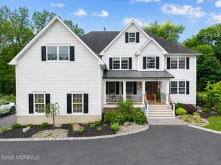 10 Red Hill Road, Middletown, NJ 07748