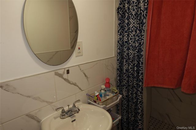 257 Lincoln Avenue, Brooklyn, NY 11208
