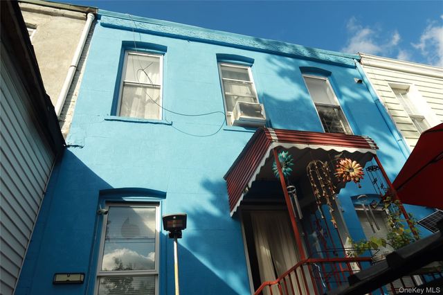 257 Lincoln Avenue, Brooklyn, NY 11208