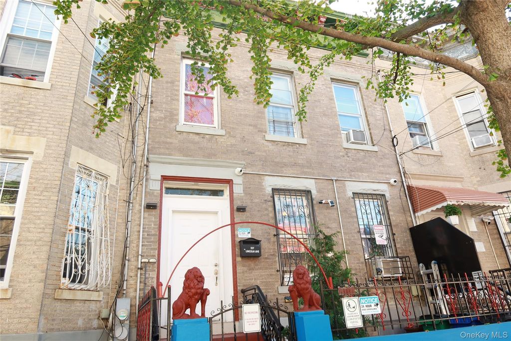 257 Lincoln Avenue, Brooklyn, NY 11208 — photo 2