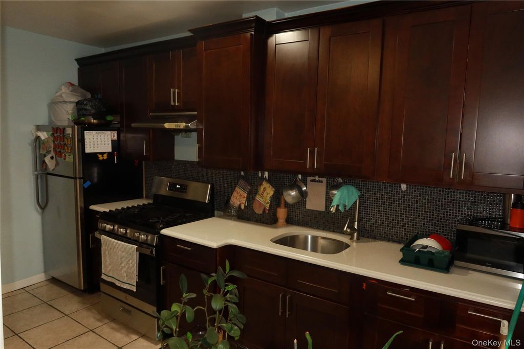 257 Lincoln Avenue, Brooklyn, NY 11208 — photo 4