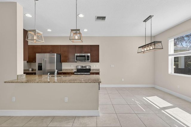 1609 NW Cataluna Circle, Port St. Lucie, FL 34986